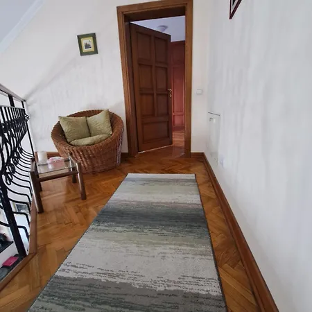 Ramonda House Tatil Evi Brestovik